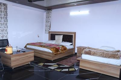 Shri anand hotel