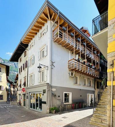 ES Apartments