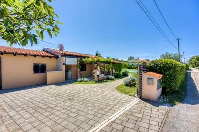 Casa Luka Vareski