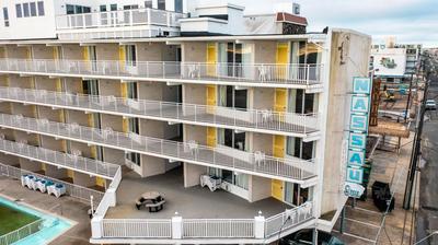 Nassau Inn Beachfront