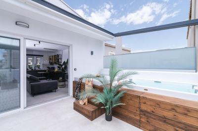 Iceberg Suite with Jacuzzi