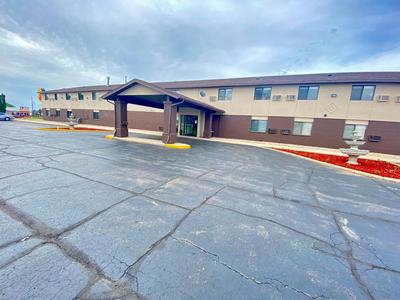 Super 8 by Wyndham Oshkosh Airport