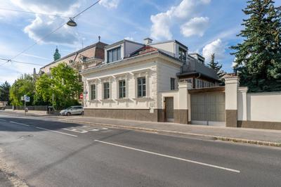 Luxurious 70 m2 with Balcony & Air Conditioning