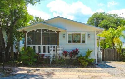 Luxurious Bohemian Bungalow in Lincolnville - Mins from Downtown!