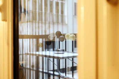 Modern Downtown Flat by GOLDENLAND