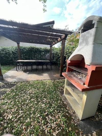 Casa con giardino a 500m dal Mare con giardino e area BBQ