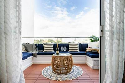 Seabreeze Retreat with terrace - St Julians