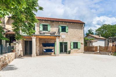 Villa Doda - 2 Bedroom Villa with Garden, Pool And Sauna in Modrušani Istria