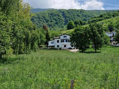 Villa Prada bellezza tra pascoli e lago di Garda