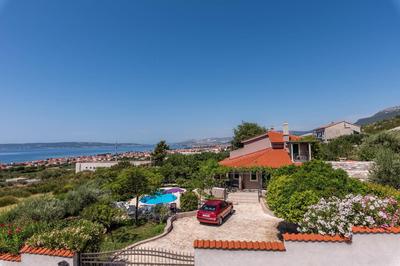 Villa Bellezza with heated pool near Split