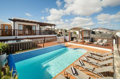 Villa 61 PlayaBlanca Lanzarote Pool Spa