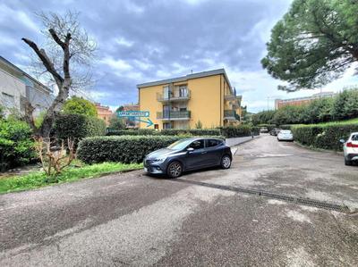 Ancona Appartamento con Giardino