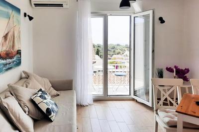 Walk to the Beach from a Cool and Modern Apartment