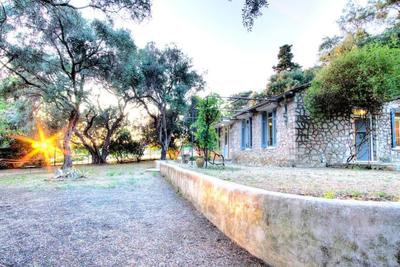 Black Olive Cottage Paramonas