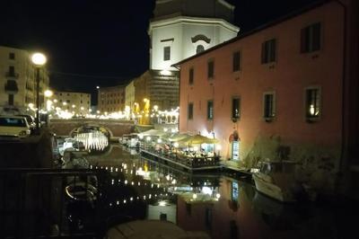 CASA in PIAZZA a due passi dagli imbarchi e dal centro storico