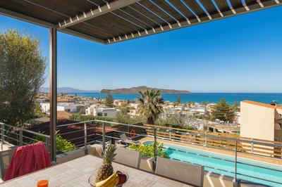 Seaview Garden Villa - Heated Pool & Sauna