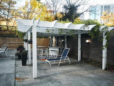 Perfect DTWN 2 Bed Condo with Cali King Bed and Gym