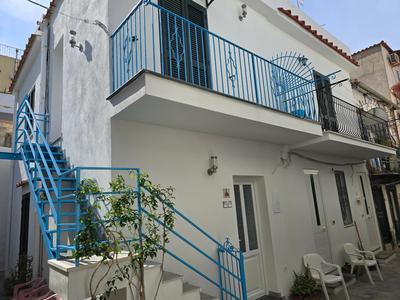 La casa di Giuliana primo piano con balcone