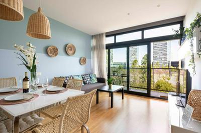 Duplex Fira Bcn and 15' from Bcn city center with pool