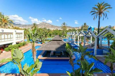 1º Línea de playa con piscinas & parque acuático