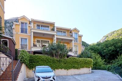 GН Apartmani with Mountains view