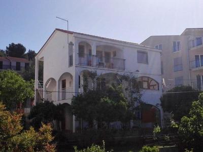 Ferienwohnung mit Meerblick von der Terrasse für bis zu sechs Personen