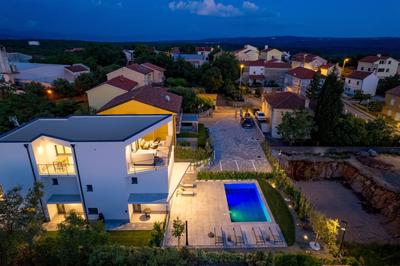 Apartmani Vila Mara M 2 i M 3 heated pool