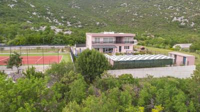 Villa Sky D 9&1 with tennis court and heated pool