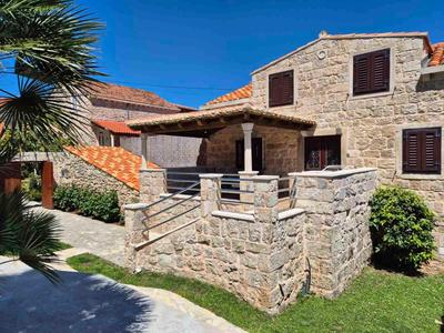 Villa Guardian