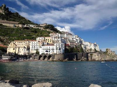 Monicas garden and the Sea