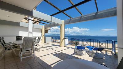 Seassy's beachfront Apt N Potidea