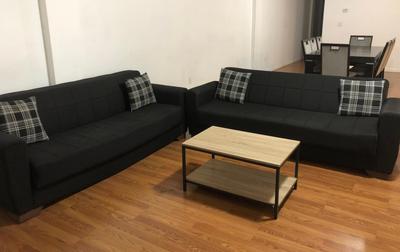 Large apartment, sleeps up to 8 people comfortably, direct NYC Manhattan train only 5 minute walk away