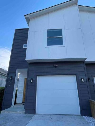 4 Bedroom House Downtown San Antonio Sleeps 12 Patio Walk to Riverwalk Alamodome Pet Friendly