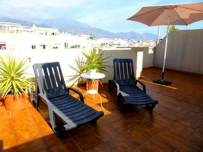 Ático fresco y luminoso con aparcamiento privado