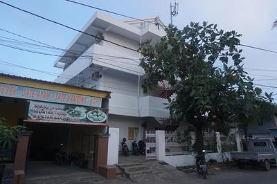 OYO 94020 Lia Kost Syariah Near Perkuburan bontonompo kahar muzakkar