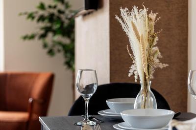 Crown Street Aparthotel