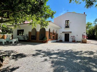 Stunning Property with Private Pool in Cefalù