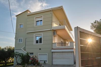 AVRA Cozy Apartment in Agioi Apostoloi Chania