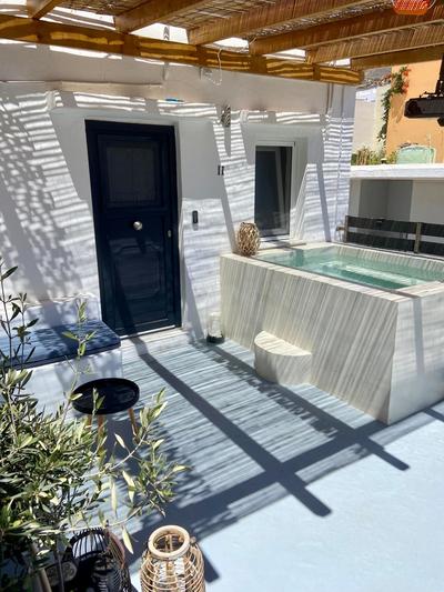AVALON Luxury Suites