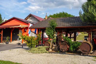 Apartmani-OPG Lukaček