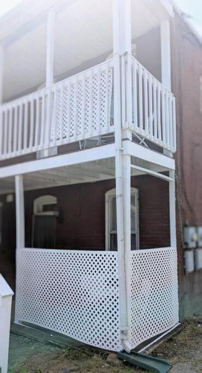 Relaxing Rustic Oasis II, Unit B - 6 minute walk to Downtown! Cyclists Welcome!