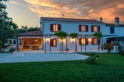 Casa Mirna for 7 people near Pula with sea view & only 2 km from the sea