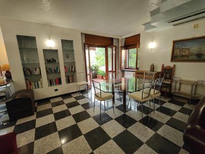 Bentegodi House