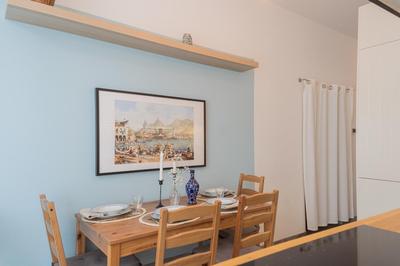 Old Court Hideaway by Rent All Como