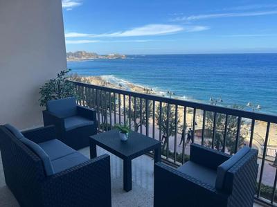Sliema Waves - Oceanview Escape