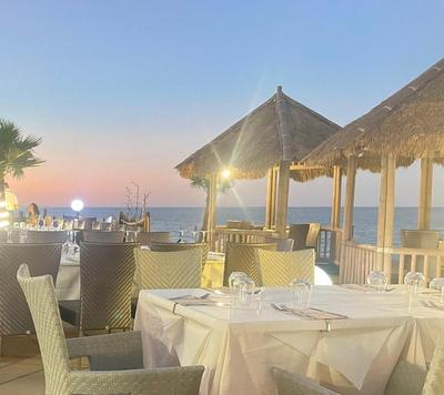 spazioso bicamere fronte mare