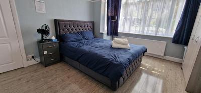 Rowan Crescent's Luxury Stay-In4