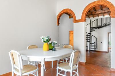 GuestHost - Sant'Ambrogio Gem - Chic Florence Nest