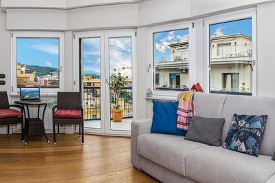 Maya Penthouse - Sorrento Center
