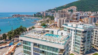 Luxury 3 bedroom apartment in hotel near the beach